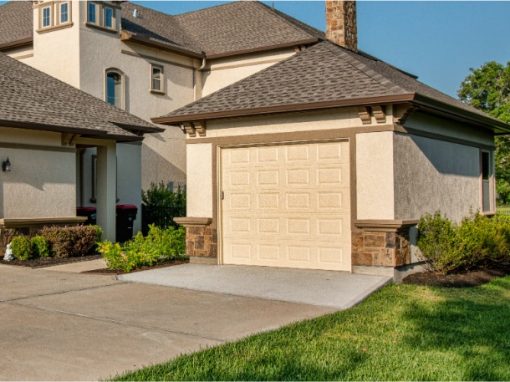 Custom Garage in Weston Lakes